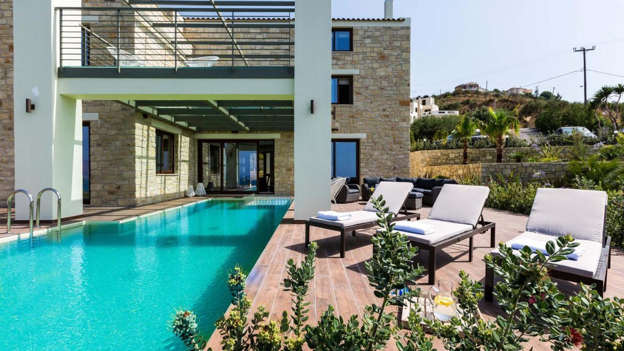 Villa Emilia I Luxury, Amazing Seaview, Next To The Town Kissamos Exterior photo