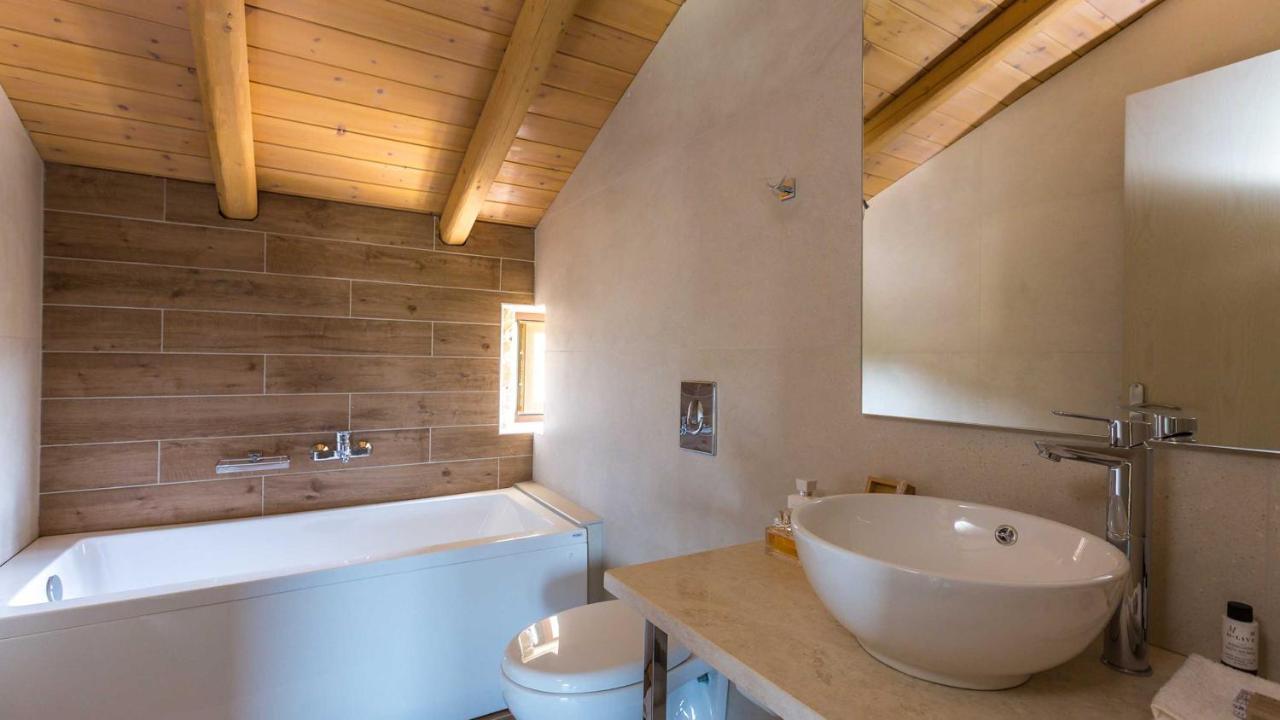 Villa Emilia I Luxury, Amazing Seaview, Next To The Town Kissamos Exterior photo