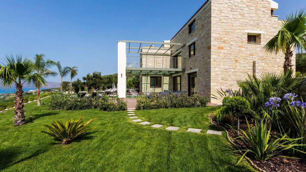 Villa Emilia I Luxury, Amazing Seaview, Next To The Town Kissamos Exterior photo
